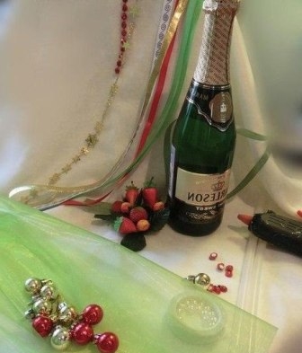 Новогодняя настольная елочка из шампанского